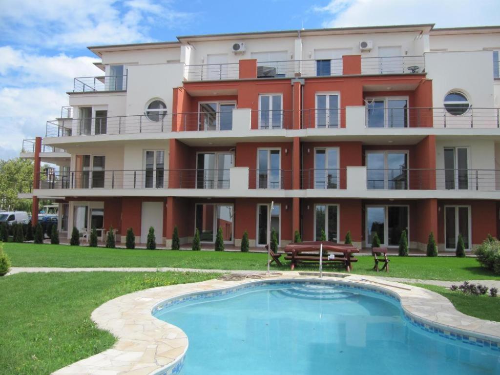 Goldenbeach Deluxe Apartment Siófok Zewnętrze zdjęcie